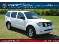 2006 Avalanche White Nissan Pathfinder LE  photo #1