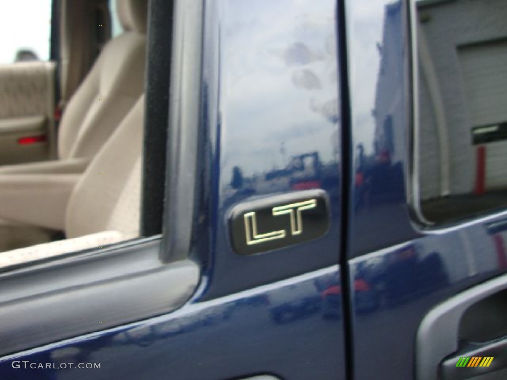 2000 Chevrolet Venture LT Marks and Logos Photos