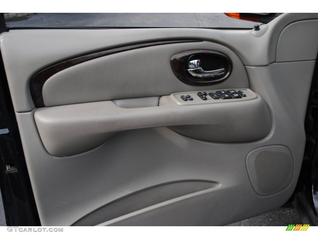 2004 Buick Rainier CXL Door Panel Photos