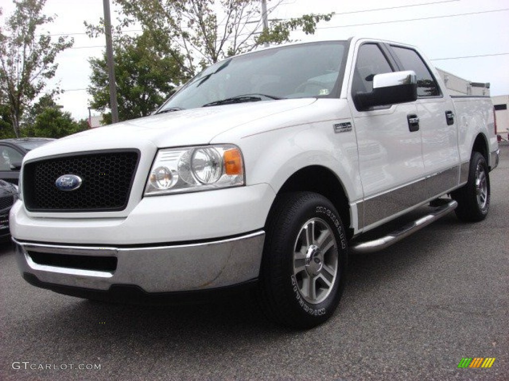 2006 F150 XLT SuperCrew - Oxford White / Medium/Dark Flint photo #5