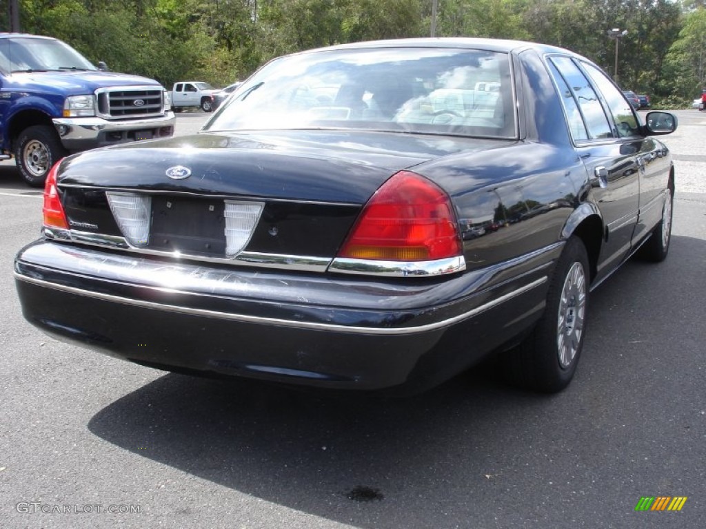 2003 Crown Victoria Sedan - Black / Dark Charcoal photo #4