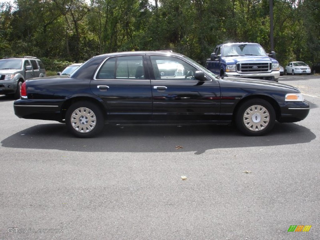 2003 Crown Victoria Sedan - Black / Dark Charcoal photo #7