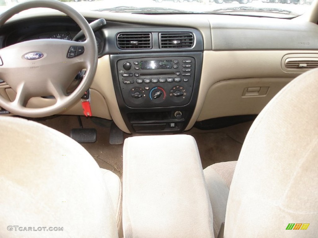 2002 Taurus SES - Arizona Beige Metallic / Medium Parchment photo #12