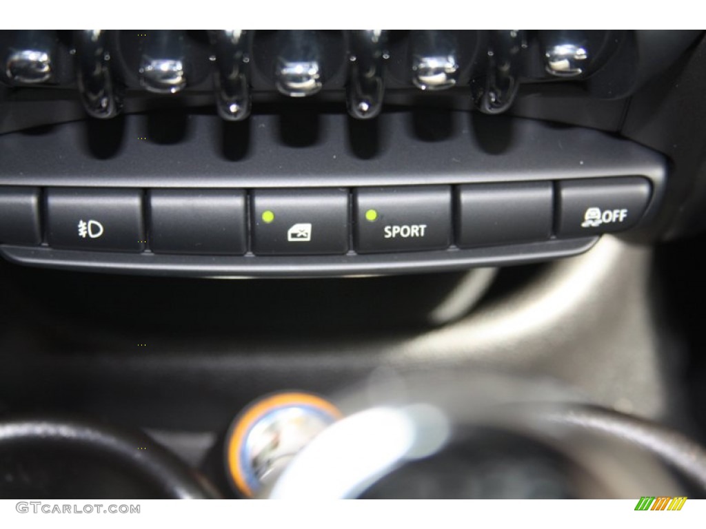 2012 Mini Cooper S Countryman All4 AWD Controls Photo #54400613