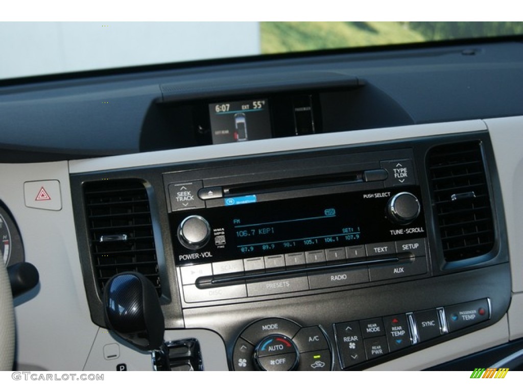2012 Toyota Sienna SE Controls Photo #54401803