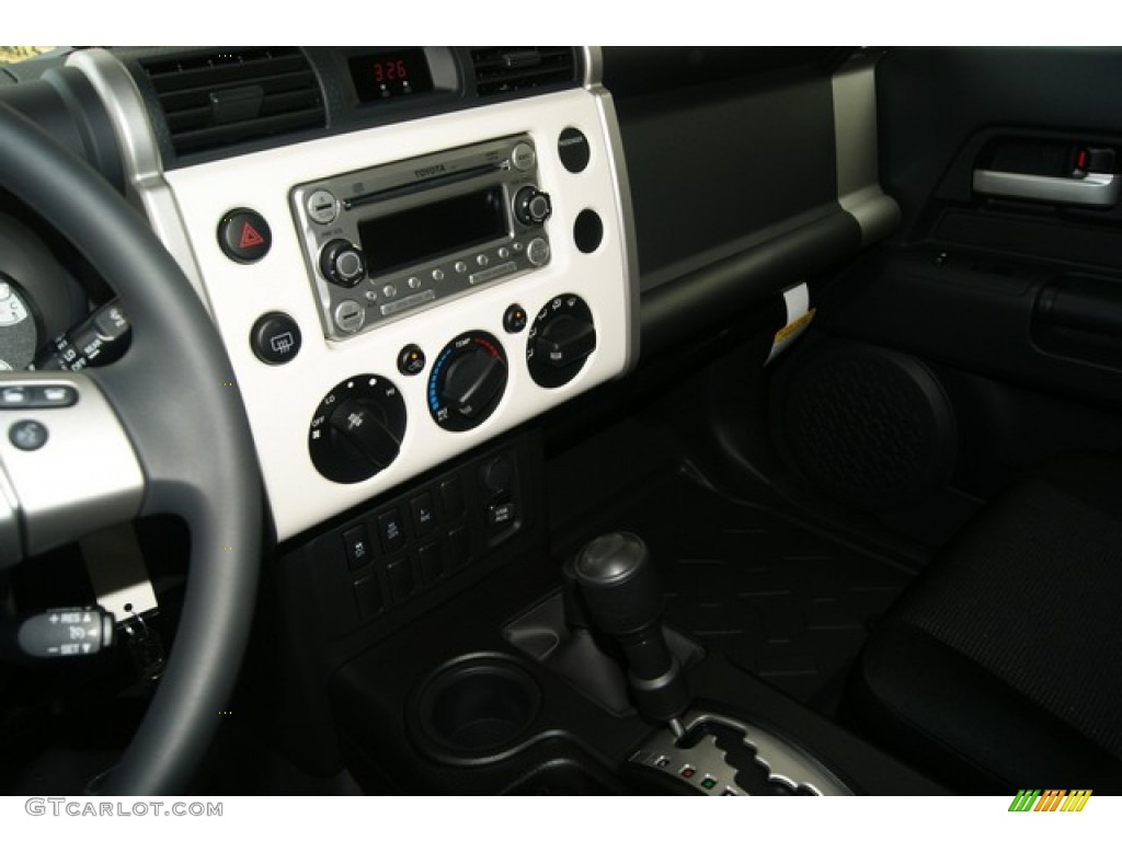 2012 Toyota FJ Cruiser 4WD Controls Photo #54402604