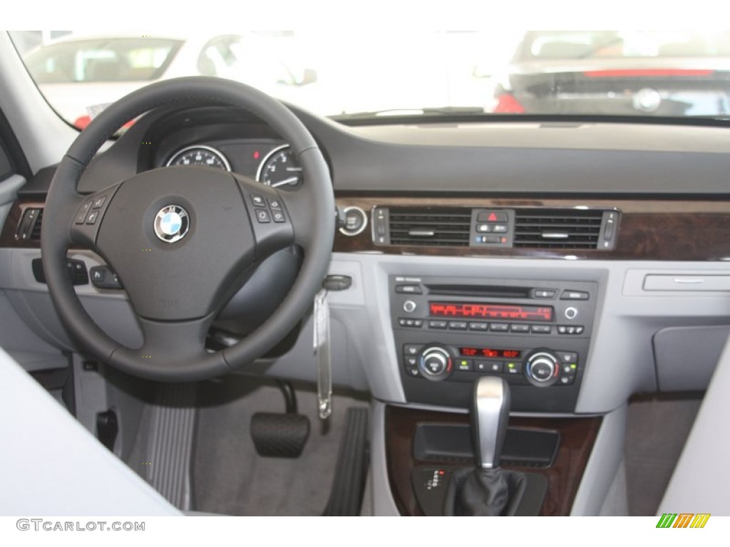 2011 3 Series 328i Sedan - Black Sapphire Metallic / Gray Dakota Leather photo #23