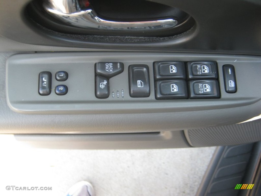 2004 Envoy XUV SLT - Carbon Metallic / Dark Pewter photo #19