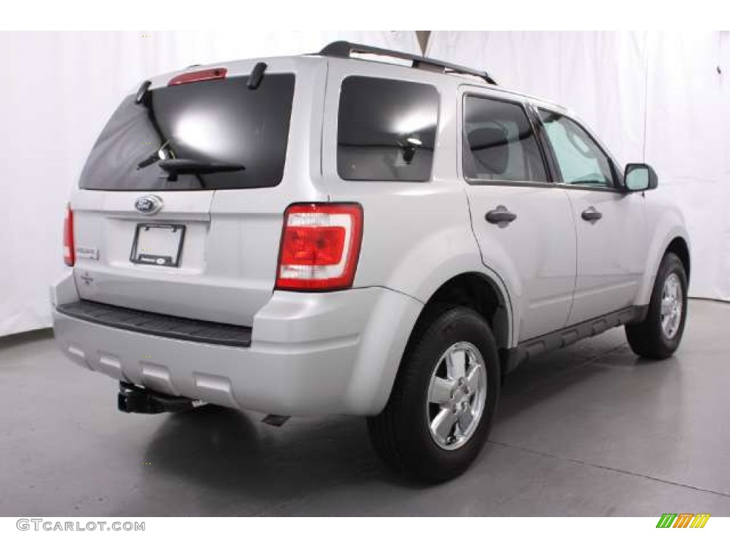 2009 Escape XLT - Brilliant Silver Metallic / Charcoal photo #4