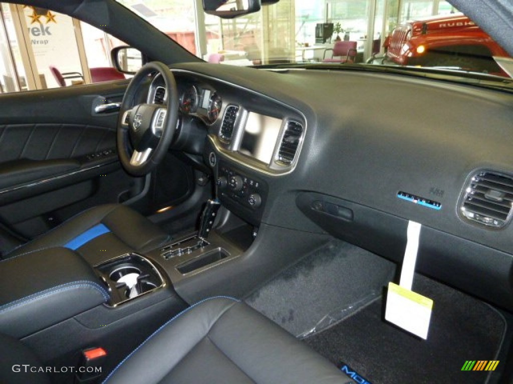 2011 Dodge Charger R/T Mopar '11 Black/Mopar Blue Dashboard Photo #54408832