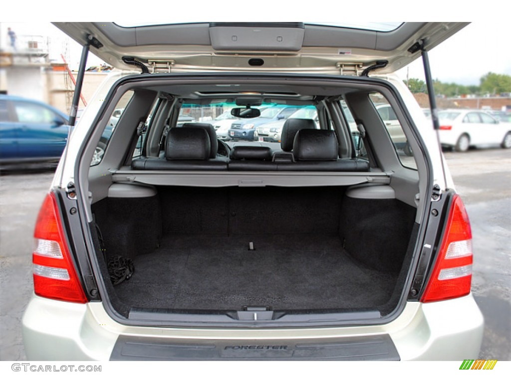 2005 Subaru Forester 2.5 XT Premium Trunk Photo #54411130