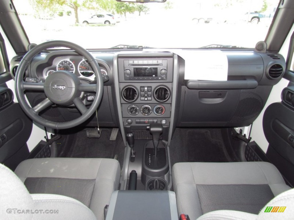 2010 Wrangler Unlimited Sport 4x4 - Stone White / Dark Slate Gray/Medium Slate Gray photo #13