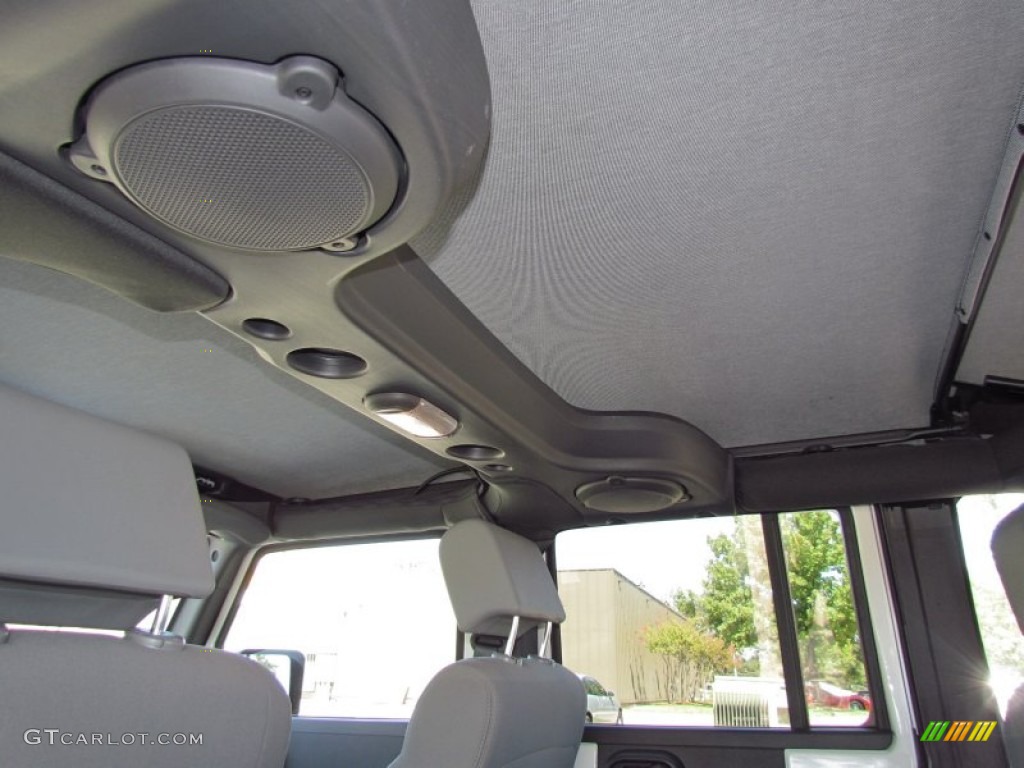 2010 Wrangler Unlimited Sport 4x4 - Stone White / Dark Slate Gray/Medium Slate Gray photo #17