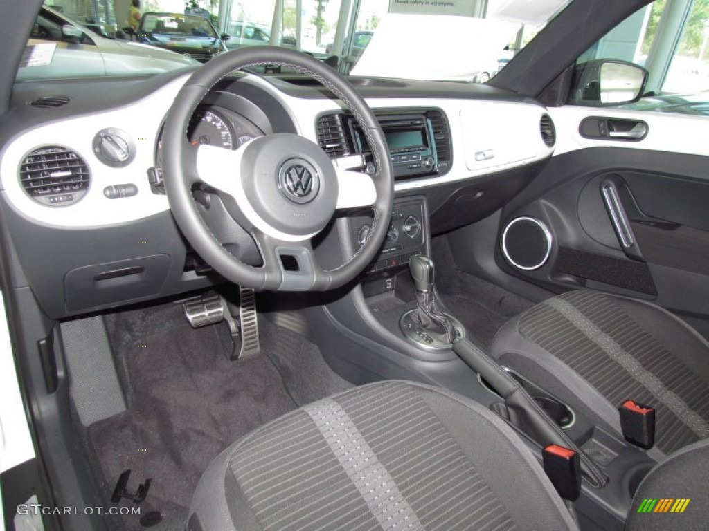 2012 Volkswagen Beetle Turbo Titan Black Dashboard Photo #54413266