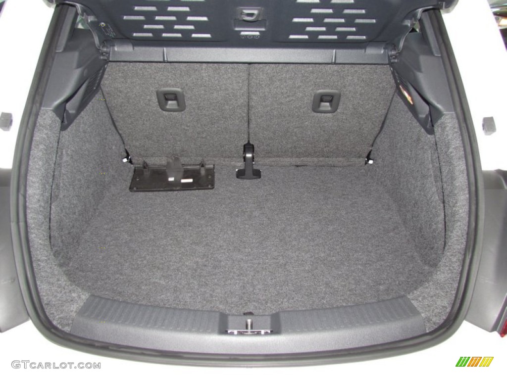 2012 Volkswagen Beetle Turbo Trunk Photo #54413314