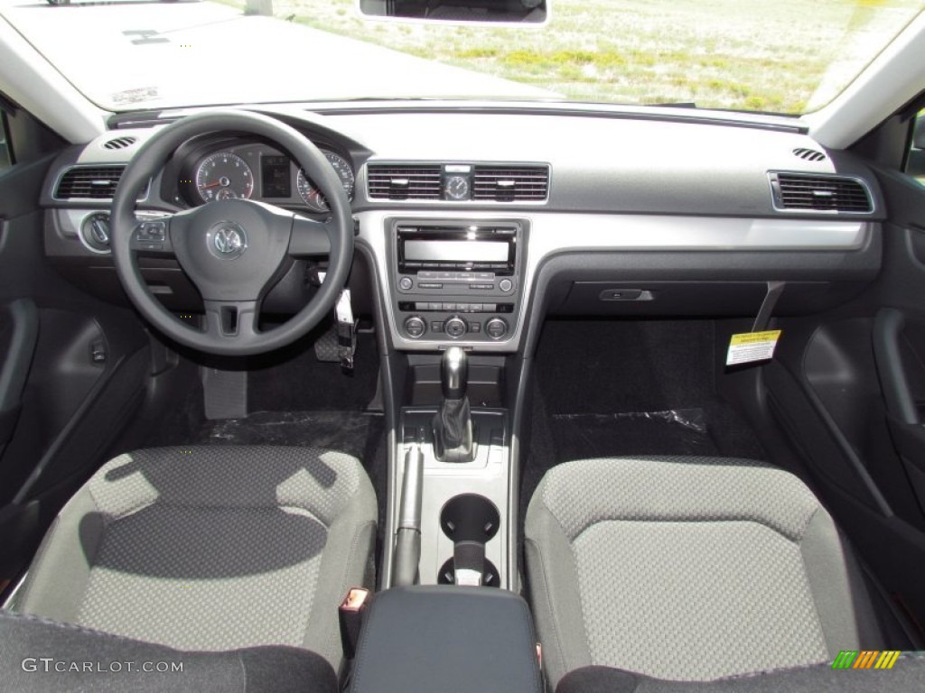 2012 Volkswagen Passat 2.5L S Titan Black Dashboard Photo #54413587