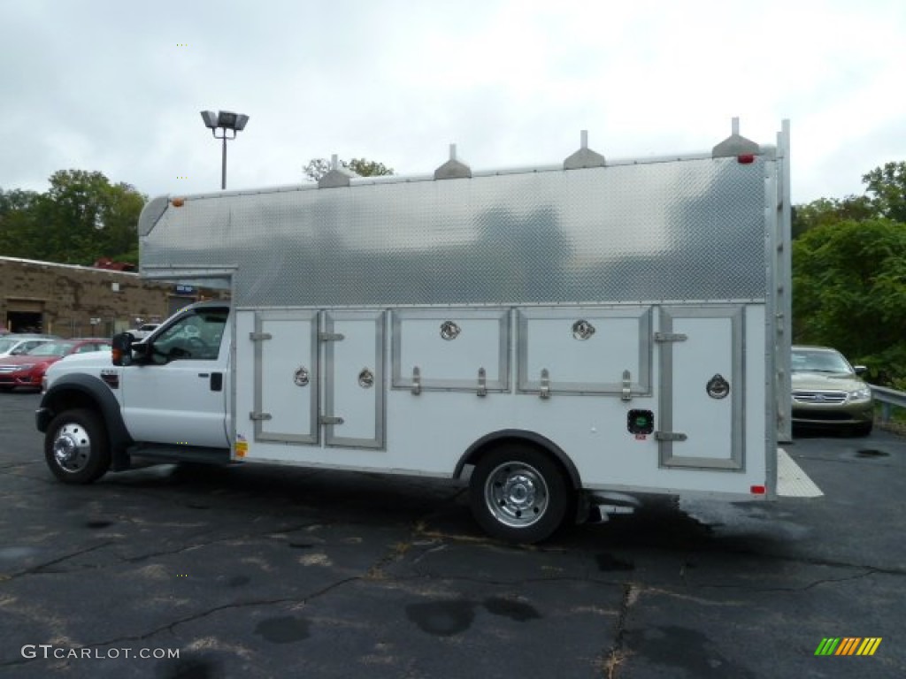 2010 F550 Super Duty XL Regular Cab Commercial - Oxford White / Medium Stone photo #6