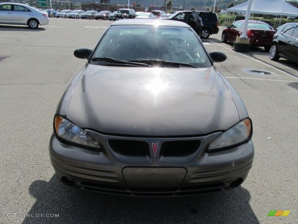 2002 Grand Am SE Sedan - Dark Bronzemist Metallic / Dark Taupe photo #9