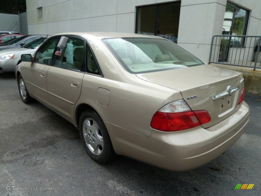 2004 Avalon XLS - Desert Sand Mica / Ivory photo #2