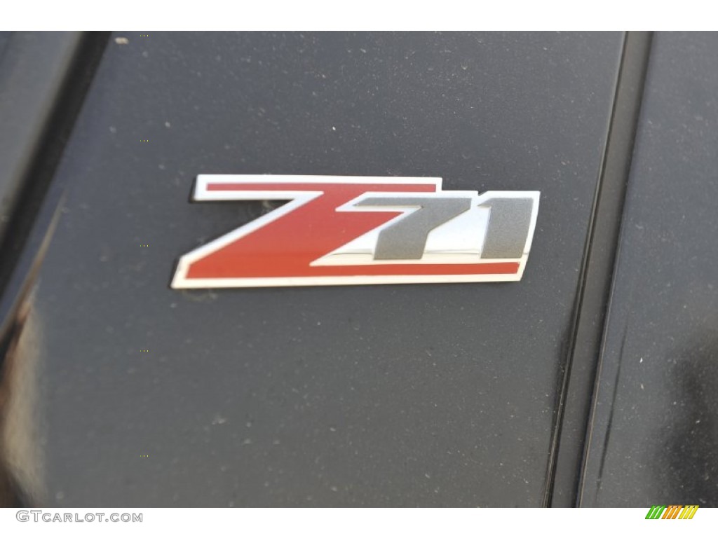 2006 Chevrolet Tahoe Z71 Marks and Logos Photos