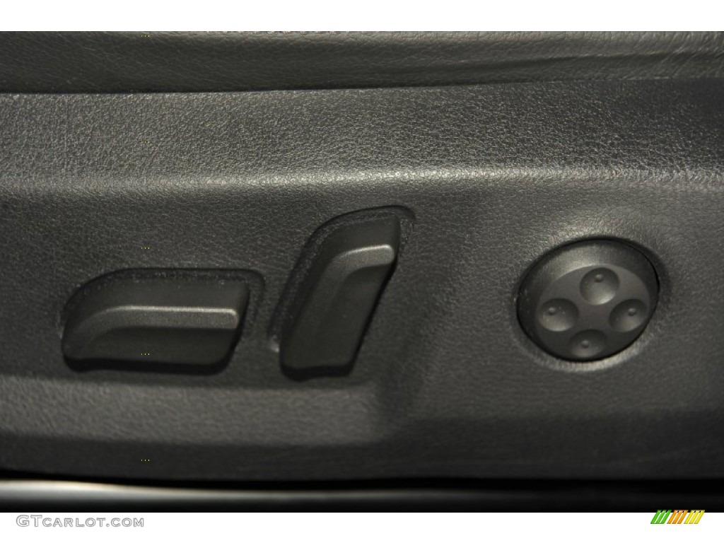 2010 Audi A3 2.0 TDI Controls Photo #54425277