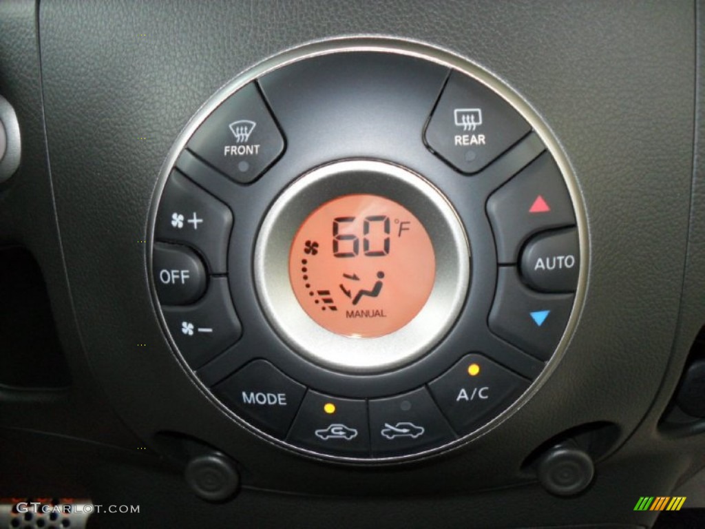 2010 Nissan Cube Krom Edition Controls Photo #54428697
