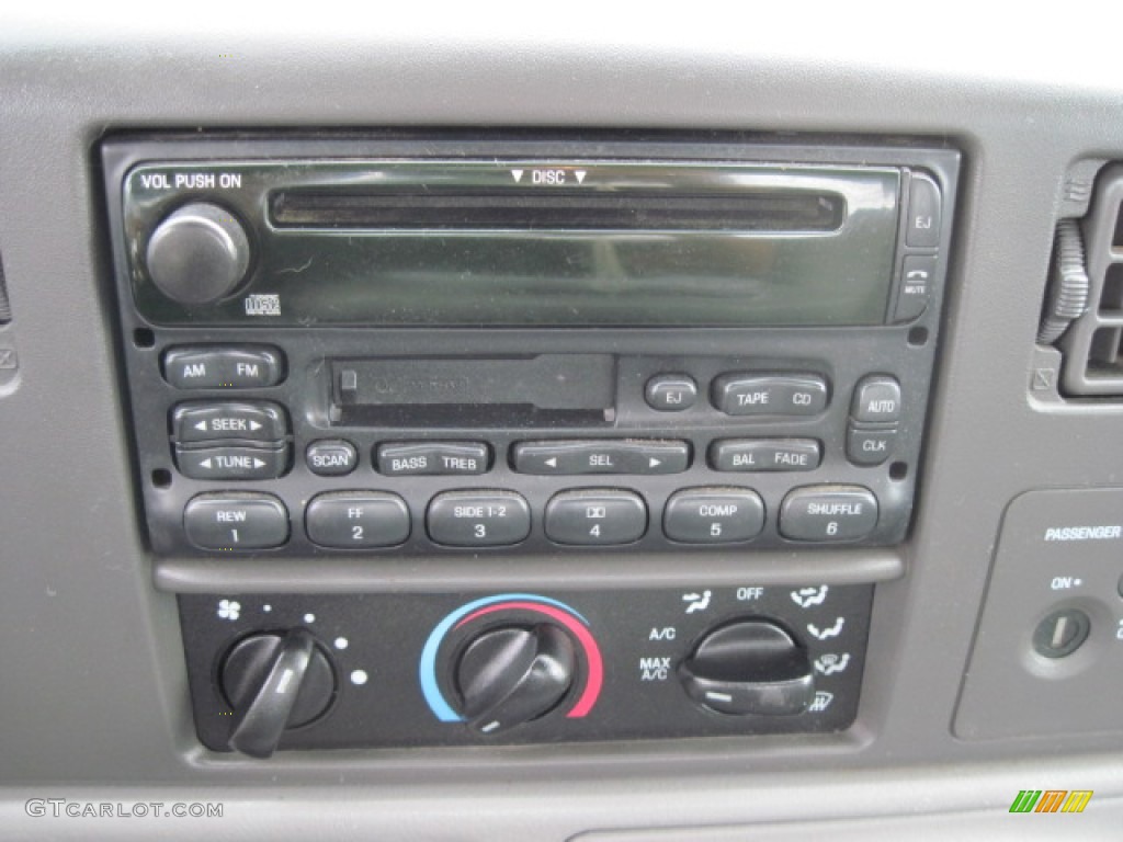 2004 Ford F250 Super Duty XLT SuperCab 4x4 Audio System Photo #54429350