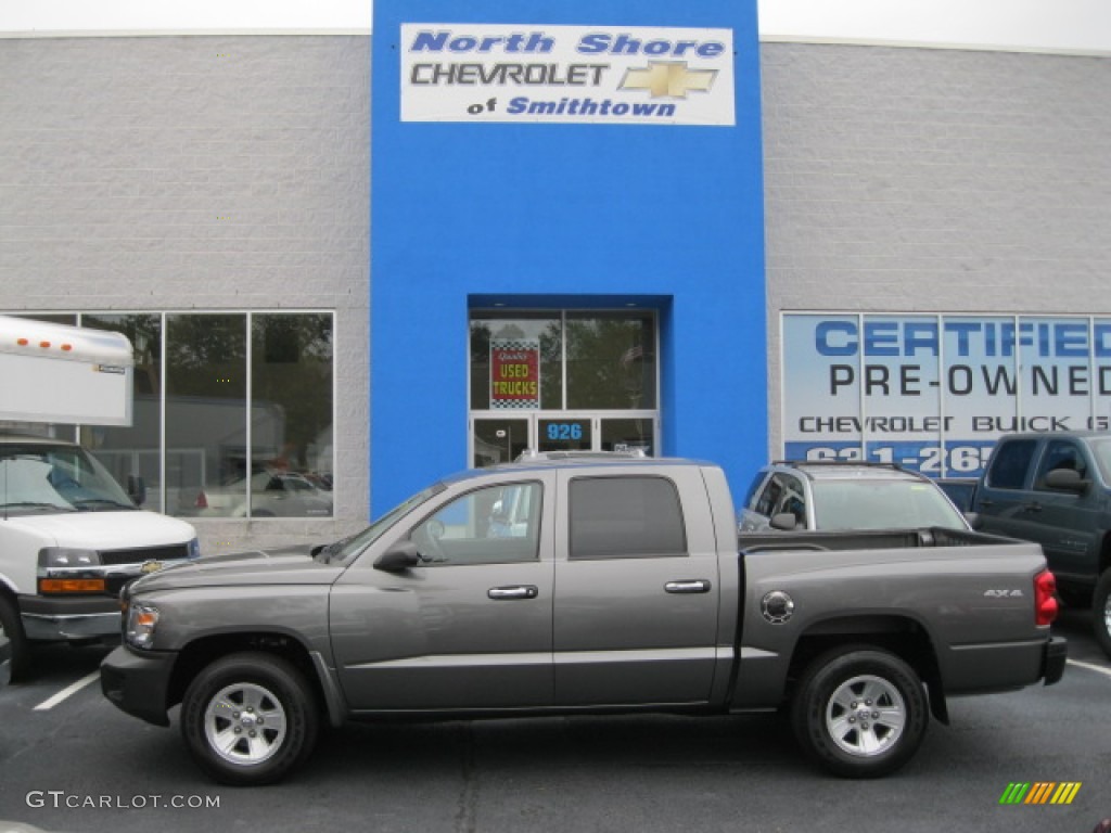 2008 Dakota SXT Crew Cab 4x4 - Mineral Gray Metallic / Dark Slate Gray/Medium Slate Gray photo #1