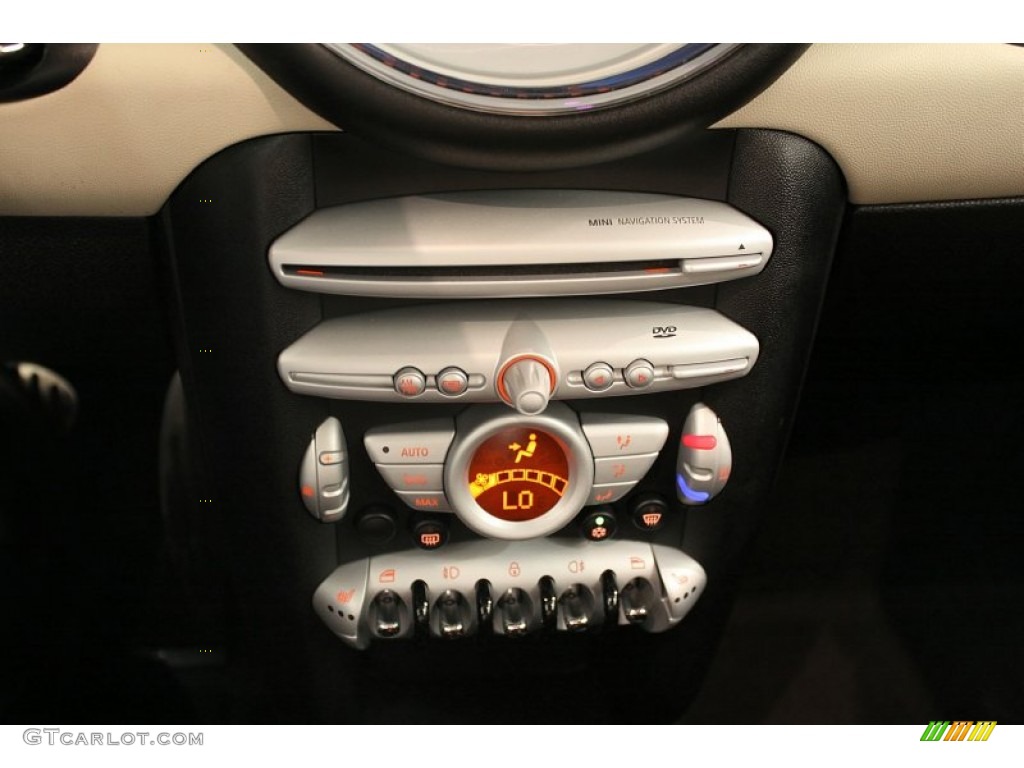 2008 Mini Cooper S Clubman Controls Photo #54429852