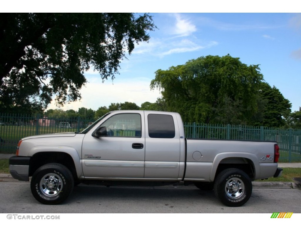 Sandstone Metallic 2004 Chevrolet Silverado 2500HD LS Extended Cab 4x4 Exterior Photo #54434574