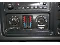 Medium Gray Controls Photo for 2004 Chevrolet Silverado 2500HD #54435155