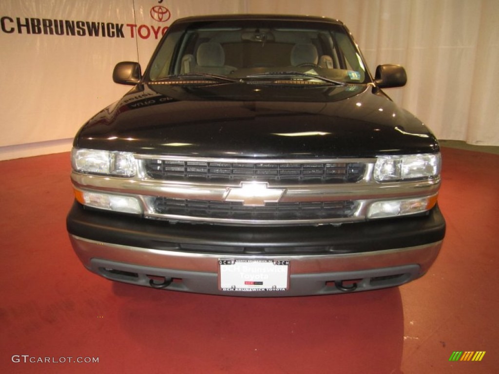 2004 Tahoe LS 4x4 - Black / Gray/Dark Charcoal photo #2