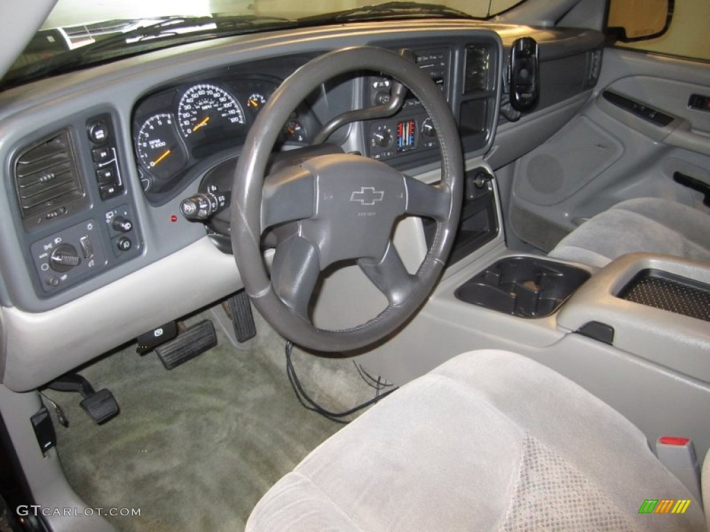 Gray/Dark Charcoal Interior 2004 Chevrolet Tahoe LS 4x4 Photo #54435633