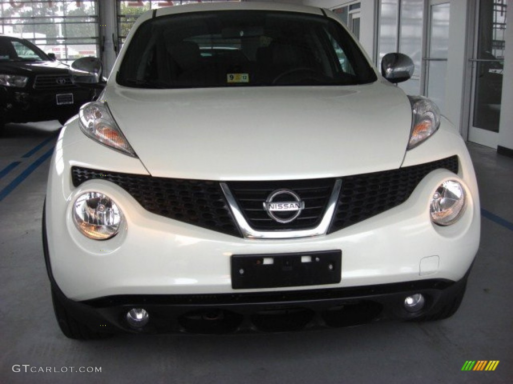 2011 Juke SL AWD - White Pearl / Black/Red w/Silver Trim photo #7