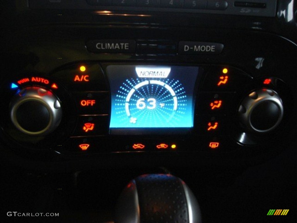 2011 Juke SL AWD - White Pearl / Black/Red w/Silver Trim photo #15