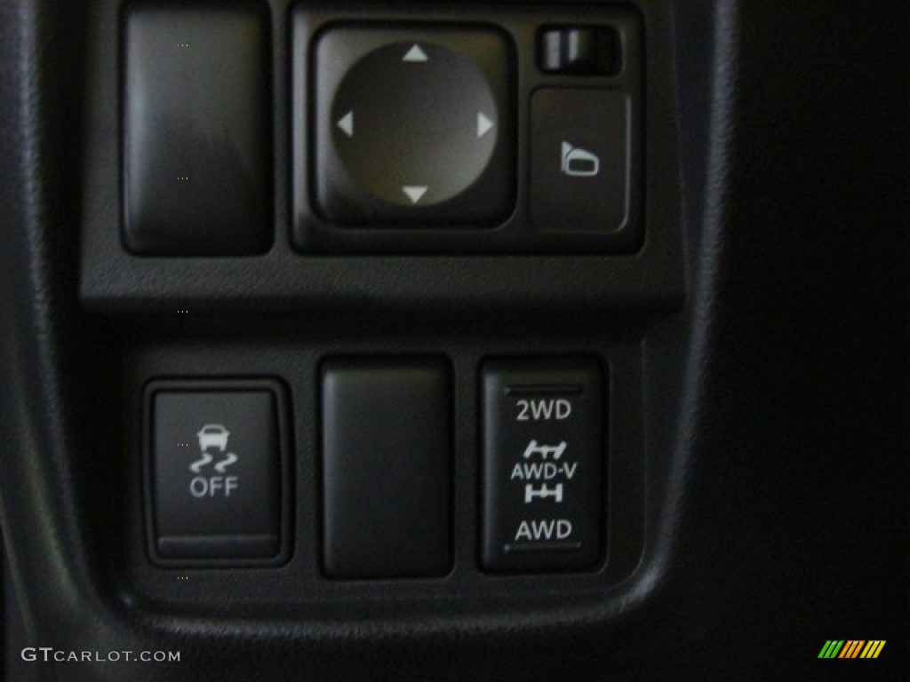 2011 Juke SL AWD - White Pearl / Black/Red w/Silver Trim photo #18