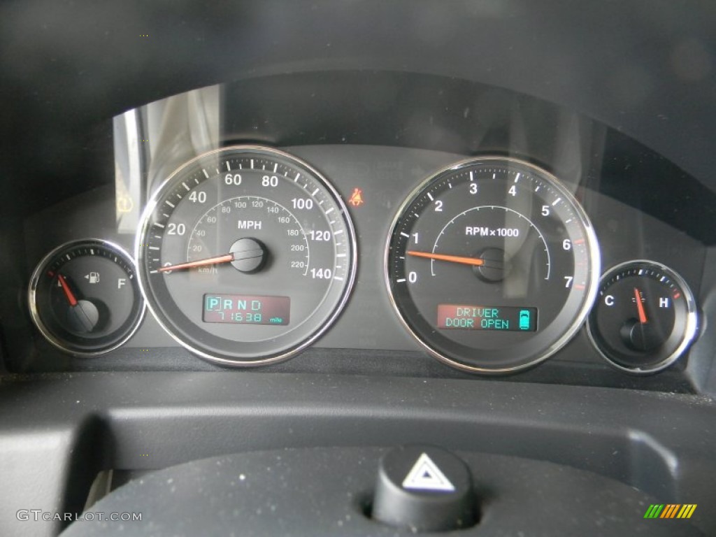 2007 Jeep Commander Limited Gauges Photo #54441794