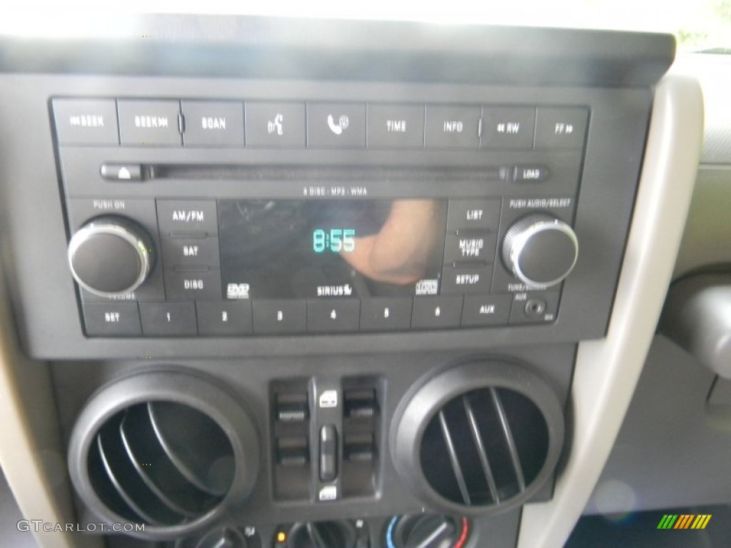 2008 Wrangler Unlimited Rubicon 4x4 - Rescue Green Metallic / Dark Khaki/Medium Khaki photo #21