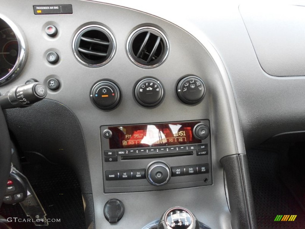 2008 Pontiac Solstice GXP Roadster Controls Photo #54444174
