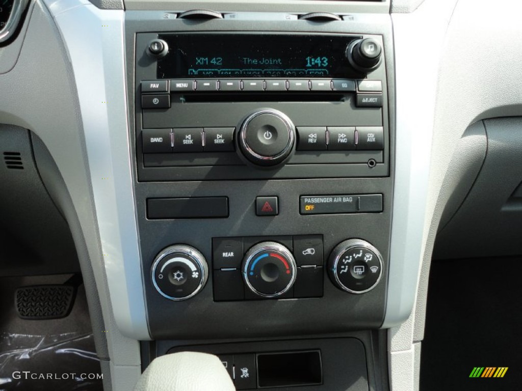 2012 Chevrolet Traverse LS Controls Photo #54444813