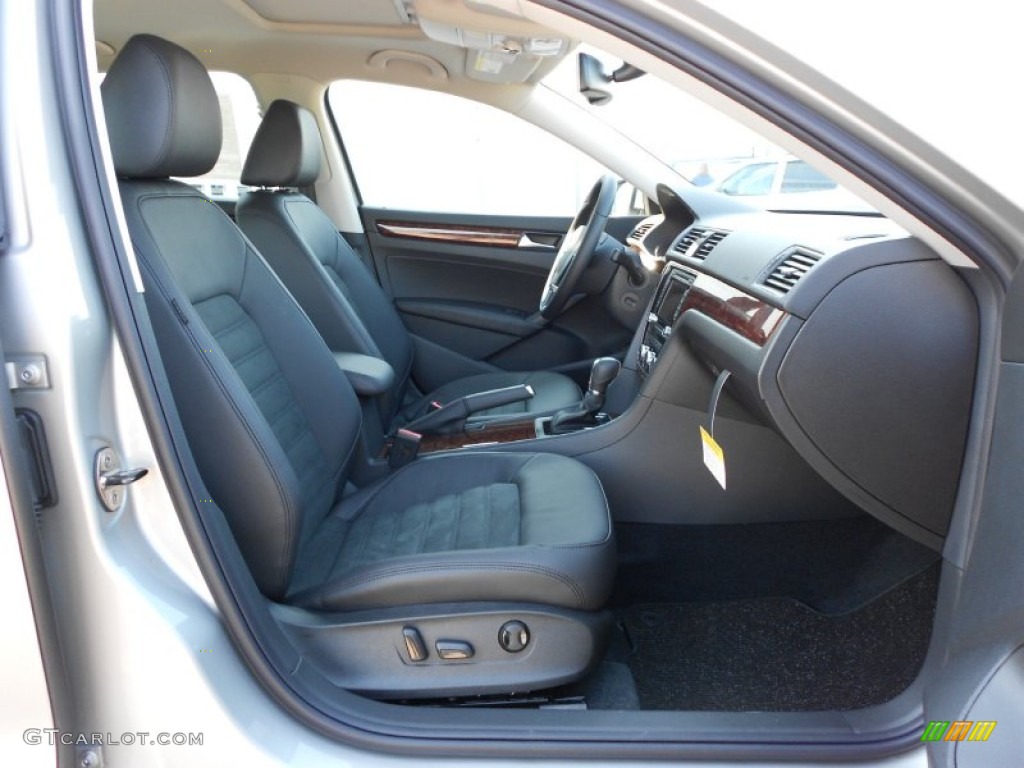 Titan Black Interior 2012 Volkswagen Passat 2.5L SEL Photo #54446678