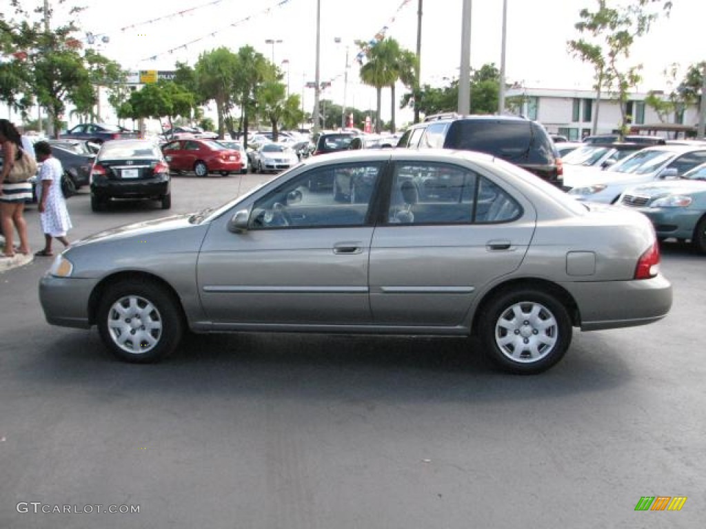 2001 Sentra GXE - Radium Silver / Stone photo #10