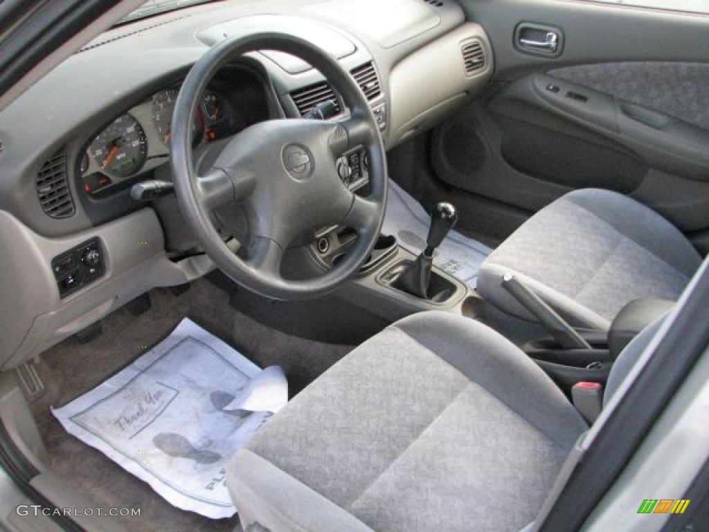 2001 Sentra GXE - Radium Silver / Stone photo #16