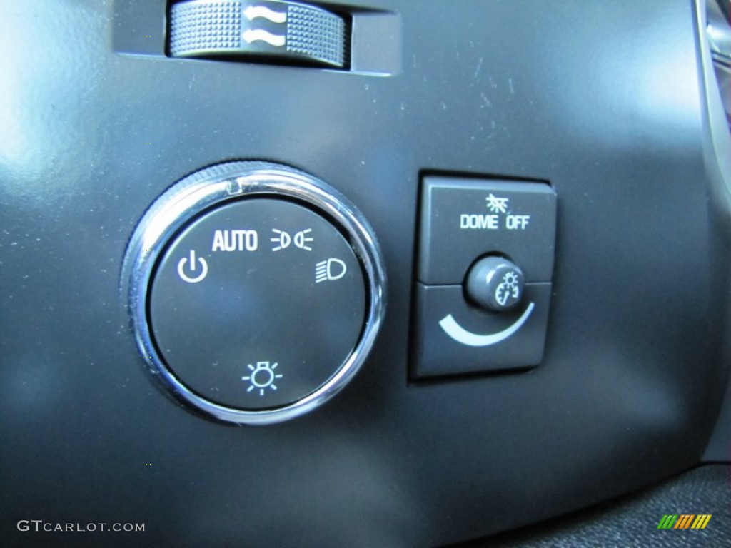 2009 Chevrolet Silverado 2500HD LT Extended Cab 4x4 Controls Photo #54448755