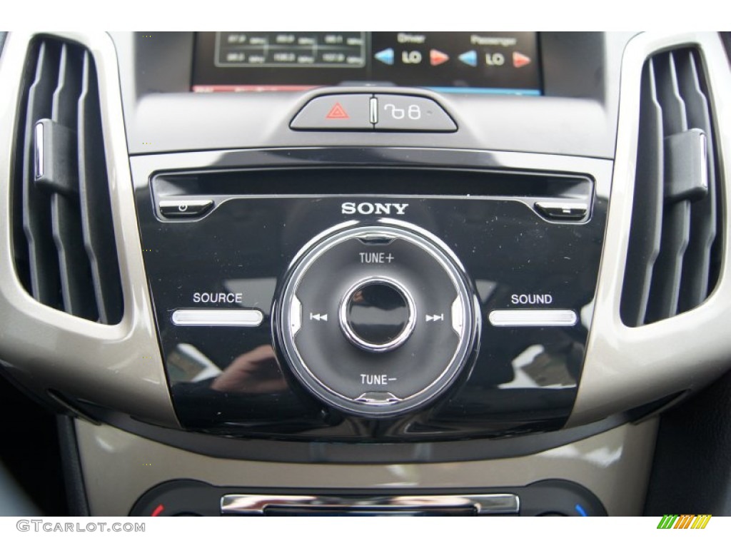 2012 Ford Focus SEL Sedan Controls Photo #54448875