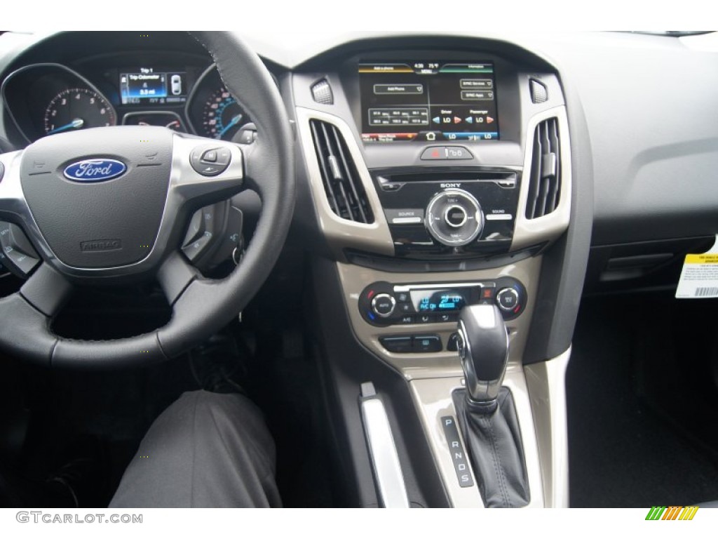 2012 Ford Focus SEL Sedan Controls Photo #54448932