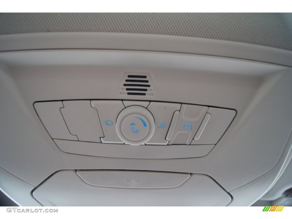 2012 Ford Focus SEL Sedan Controls Photo #54448948