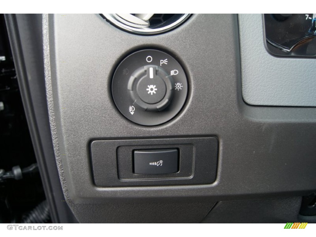 2011 Ford F150 XLT SuperCab Controls Photo #54449207