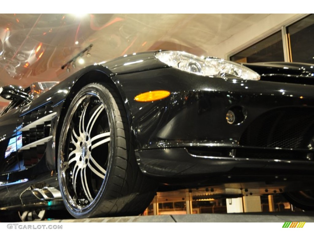 Crystal Cassiterite Black Metallic Mercedes-Benz SLR