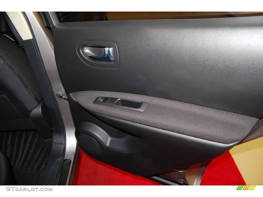 2011 Rogue S - Platinum Graphite / Black photo #16